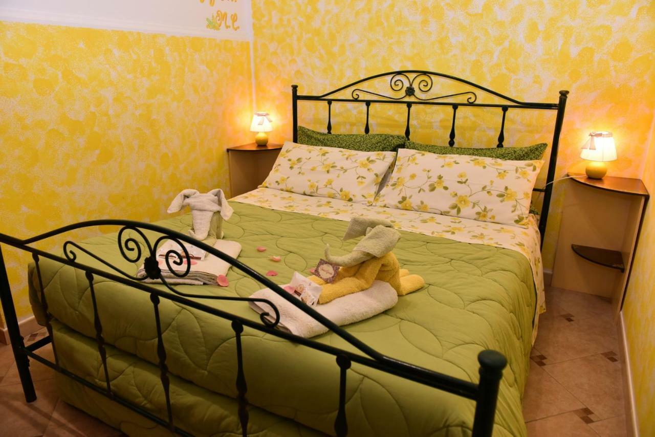 Bed and Breakfast Fiori E Coccole Noto Exterior foto